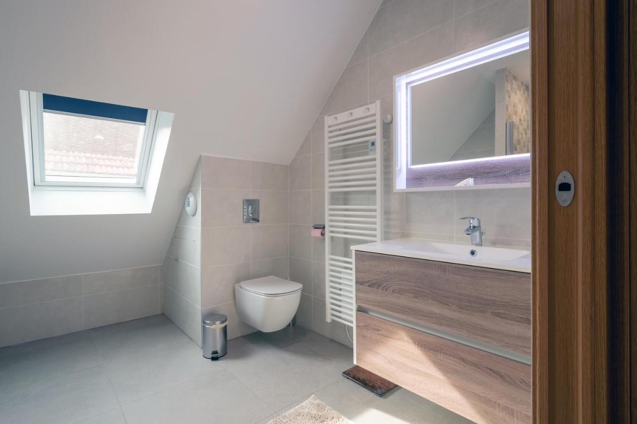 La Villa Lombardi En Champagne, Avec Piscine Privee Et Jacuzzi Les Riceys Exteriör bild