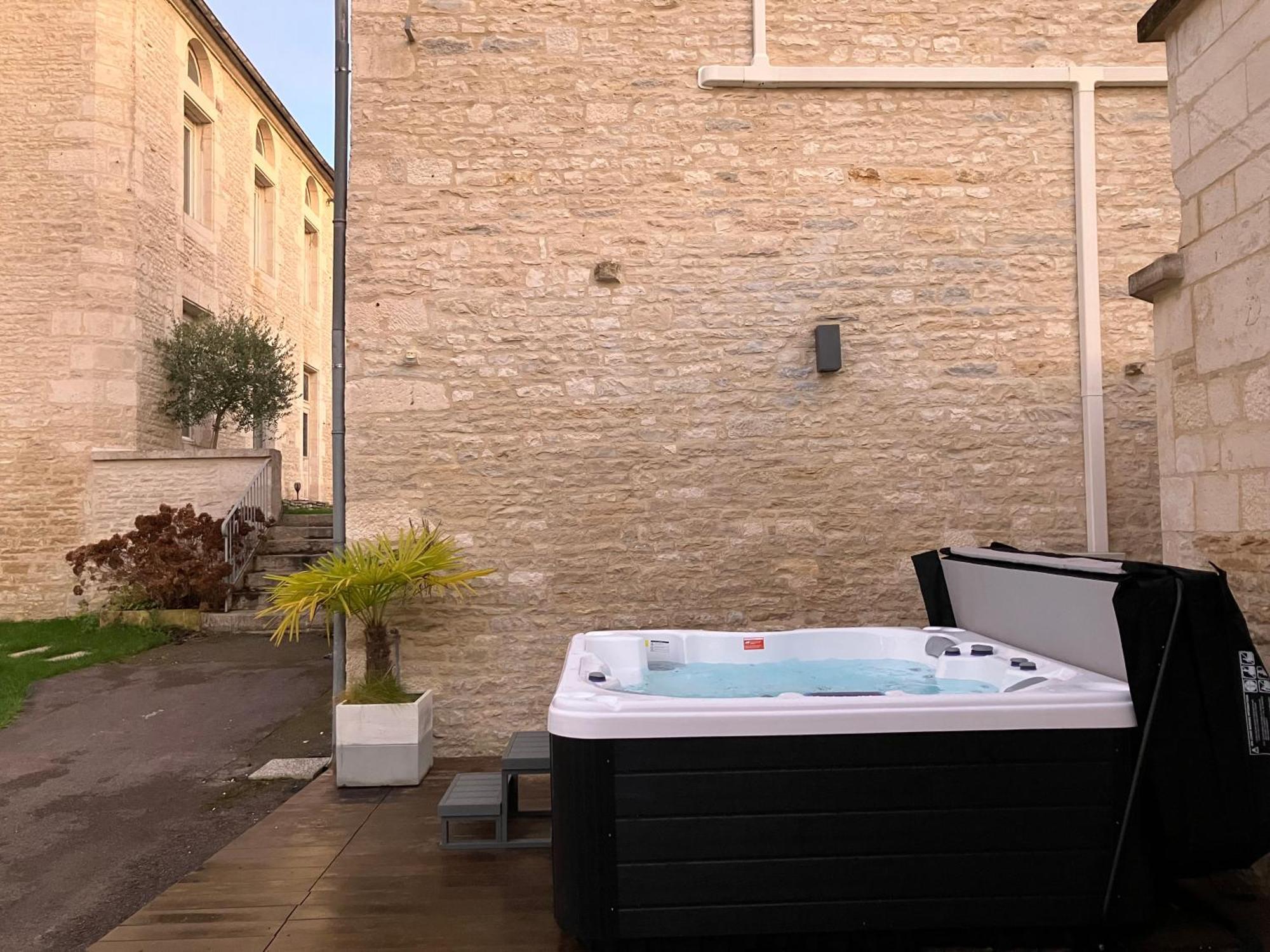 La Villa Lombardi En Champagne, Avec Piscine Privee Et Jacuzzi Les Riceys Exteriör bild